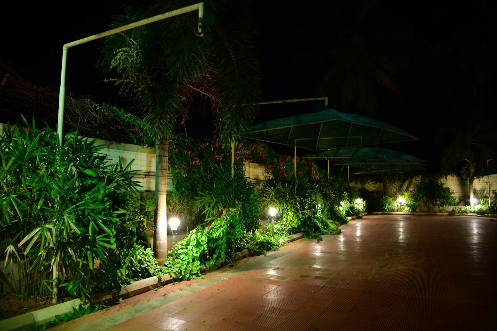Nijaguna Resorts Chamrajnagar Luaran gambar