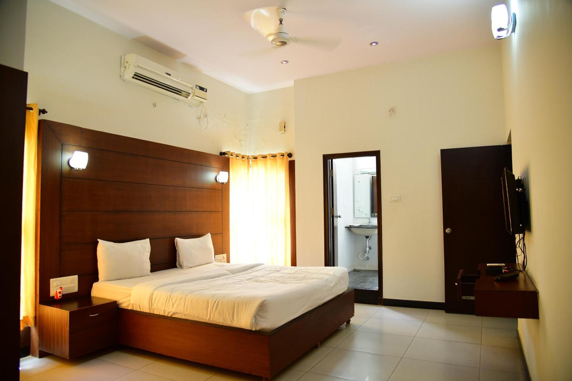 Nijaguna Resorts Chamrajnagar Luaran gambar