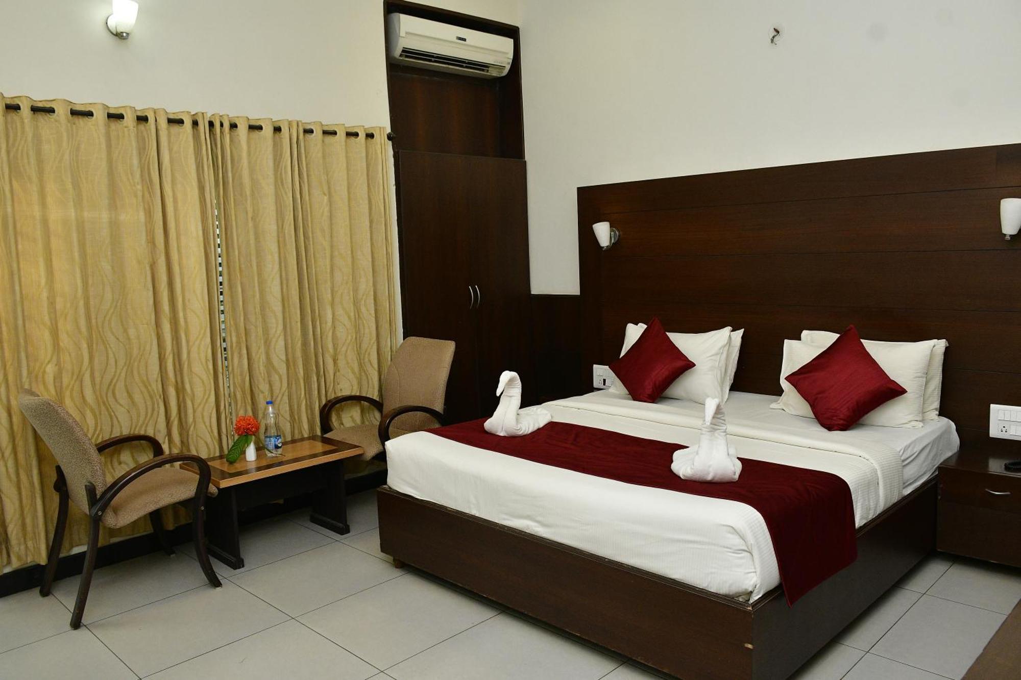 Nijaguna Resorts Chamrajnagar Luaran gambar