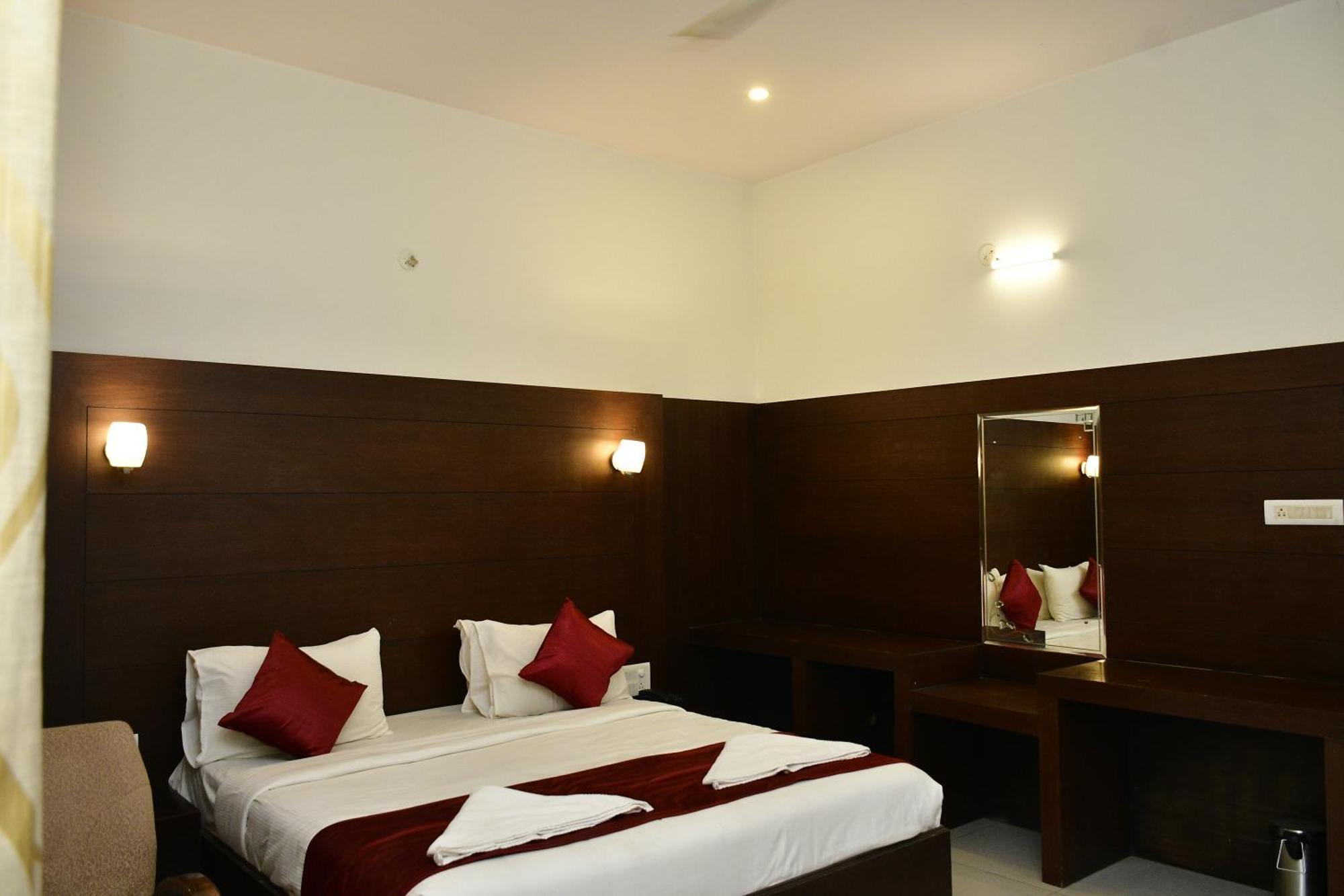 Nijaguna Resorts Chamrajnagar Luaran gambar